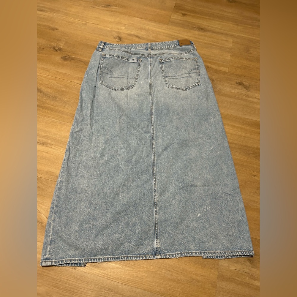 American Eagle Low Rise Maxi Denim Skirt - Picture 5 of 9